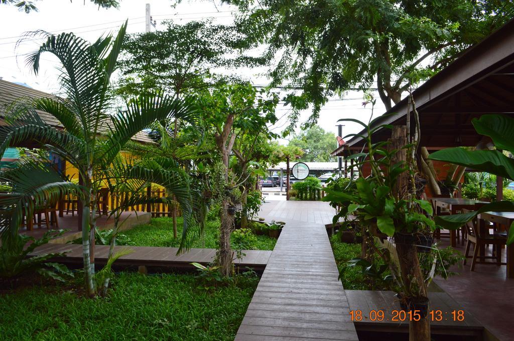 La Paillote Guest House Rayong Exterior photo