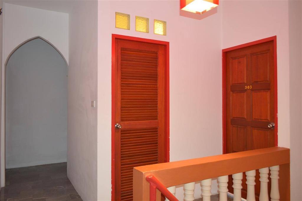 La Paillote Guest House Rayong Exterior photo