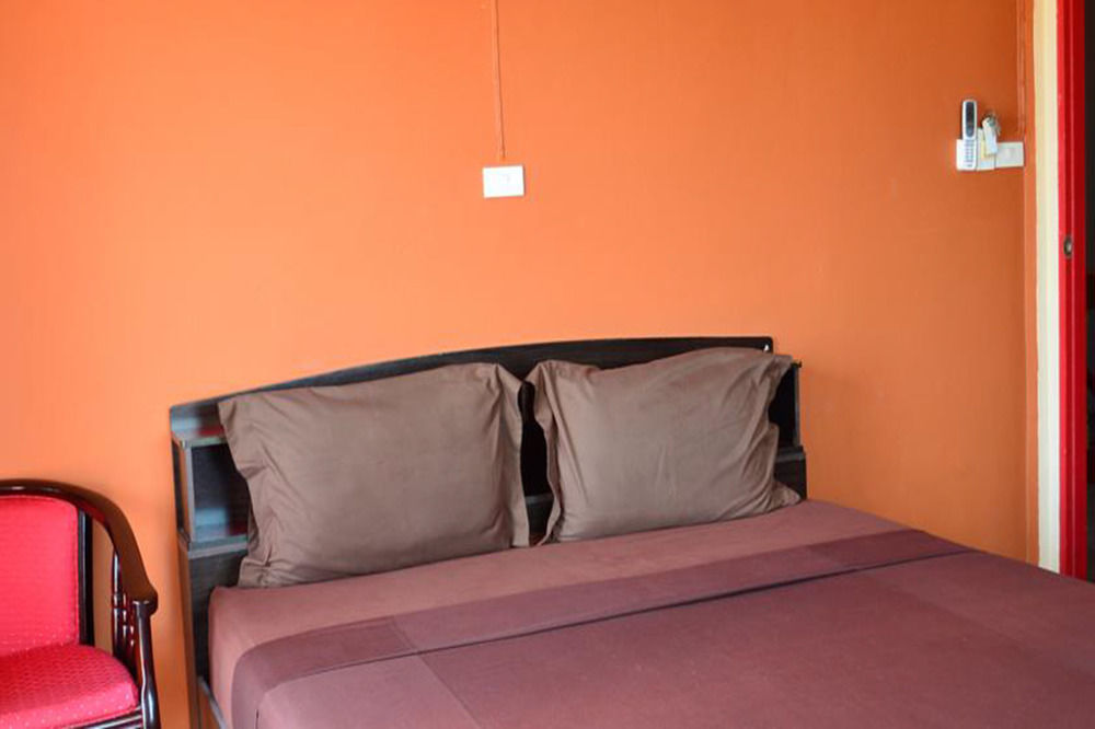 La Paillote Guest House Rayong Exterior photo